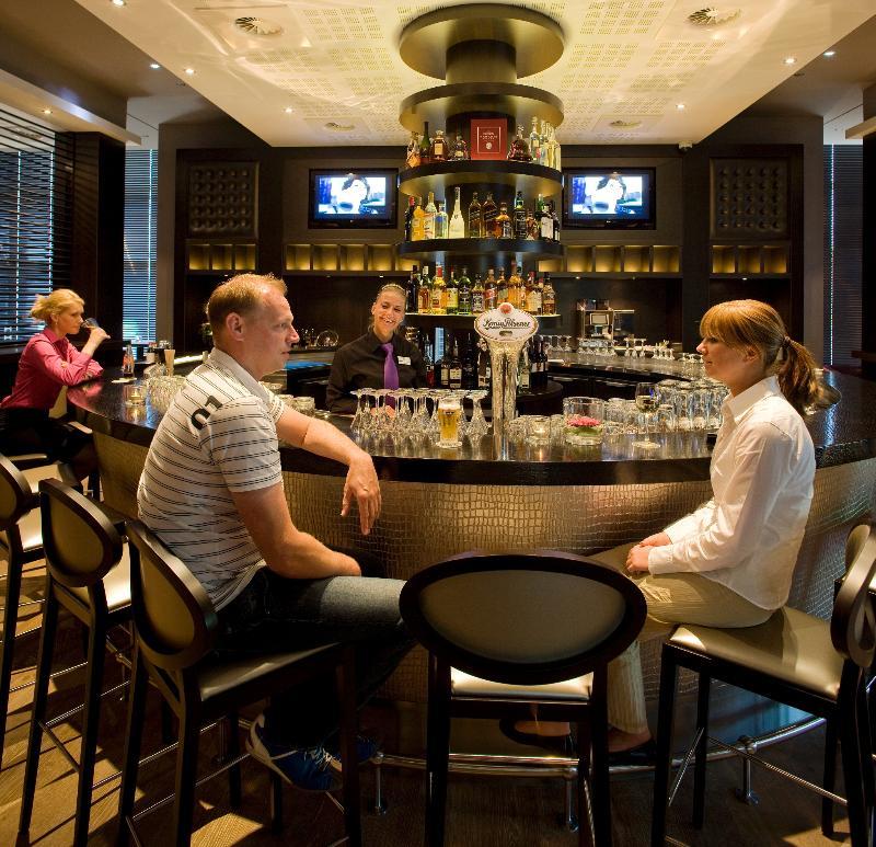 Hotel Der Valk Airporthotel 4*